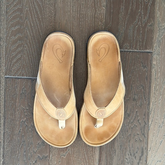 Olukai Tan Leather Flip Flops - Picture 5 of 10